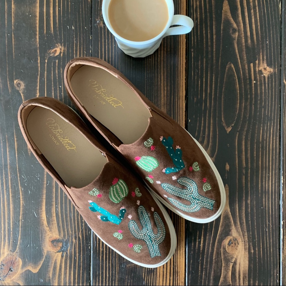 Cactus Slip Ons 🌵
